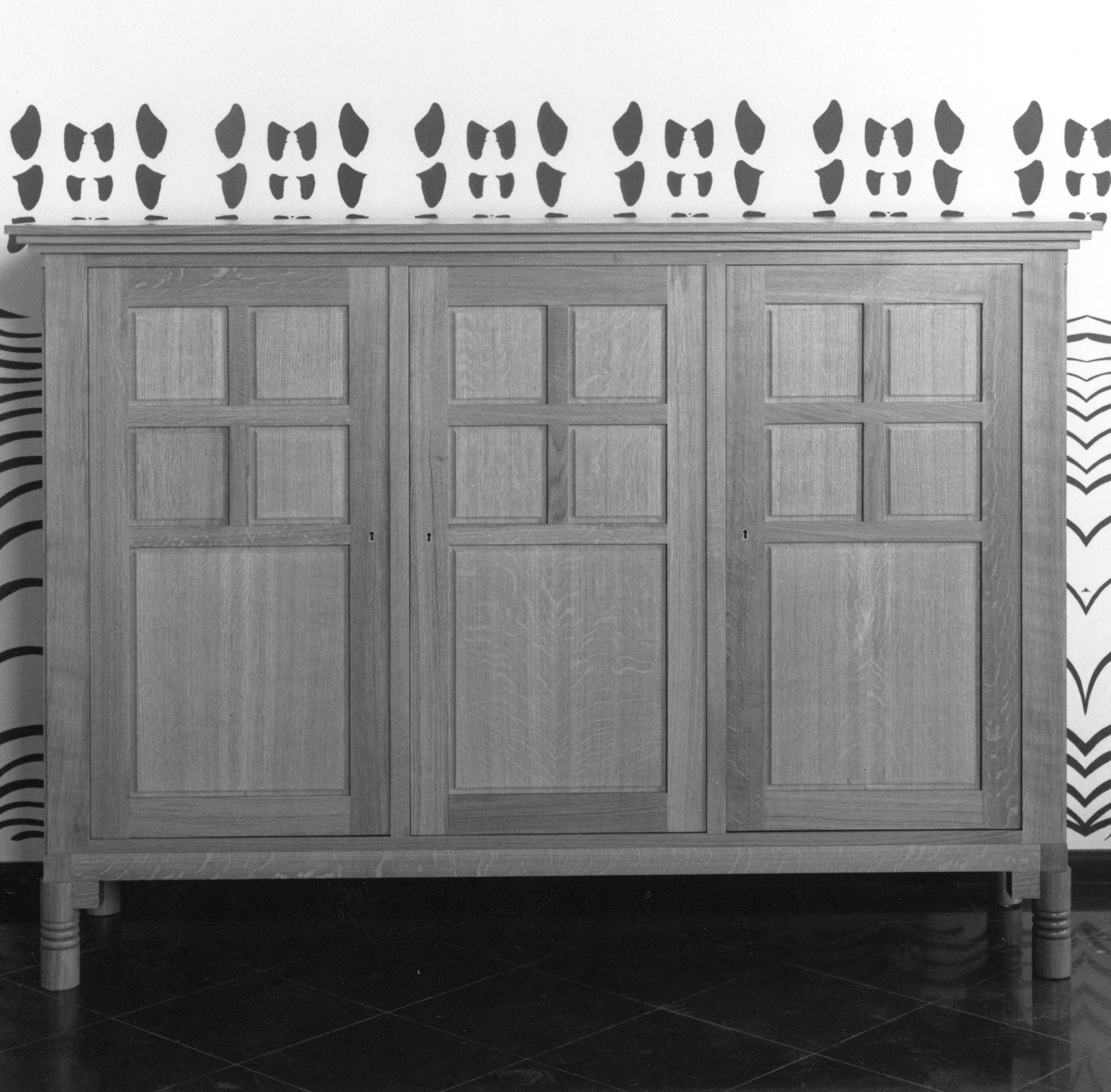 Buffet rectangulaire en bois massif. C3