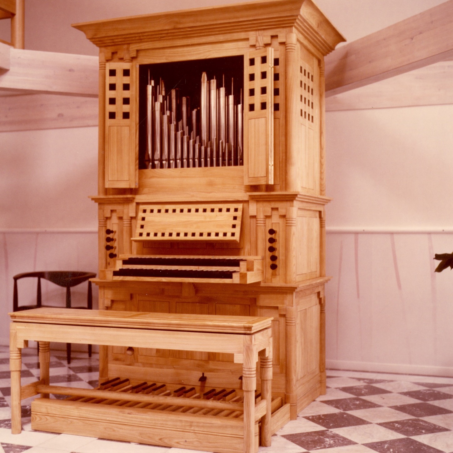Buffet d’orgue en bois massif